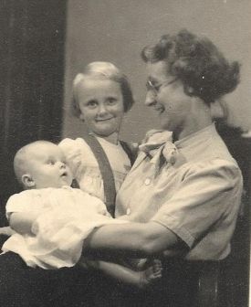 Olive with daughters, Julia and Margaret in 1953